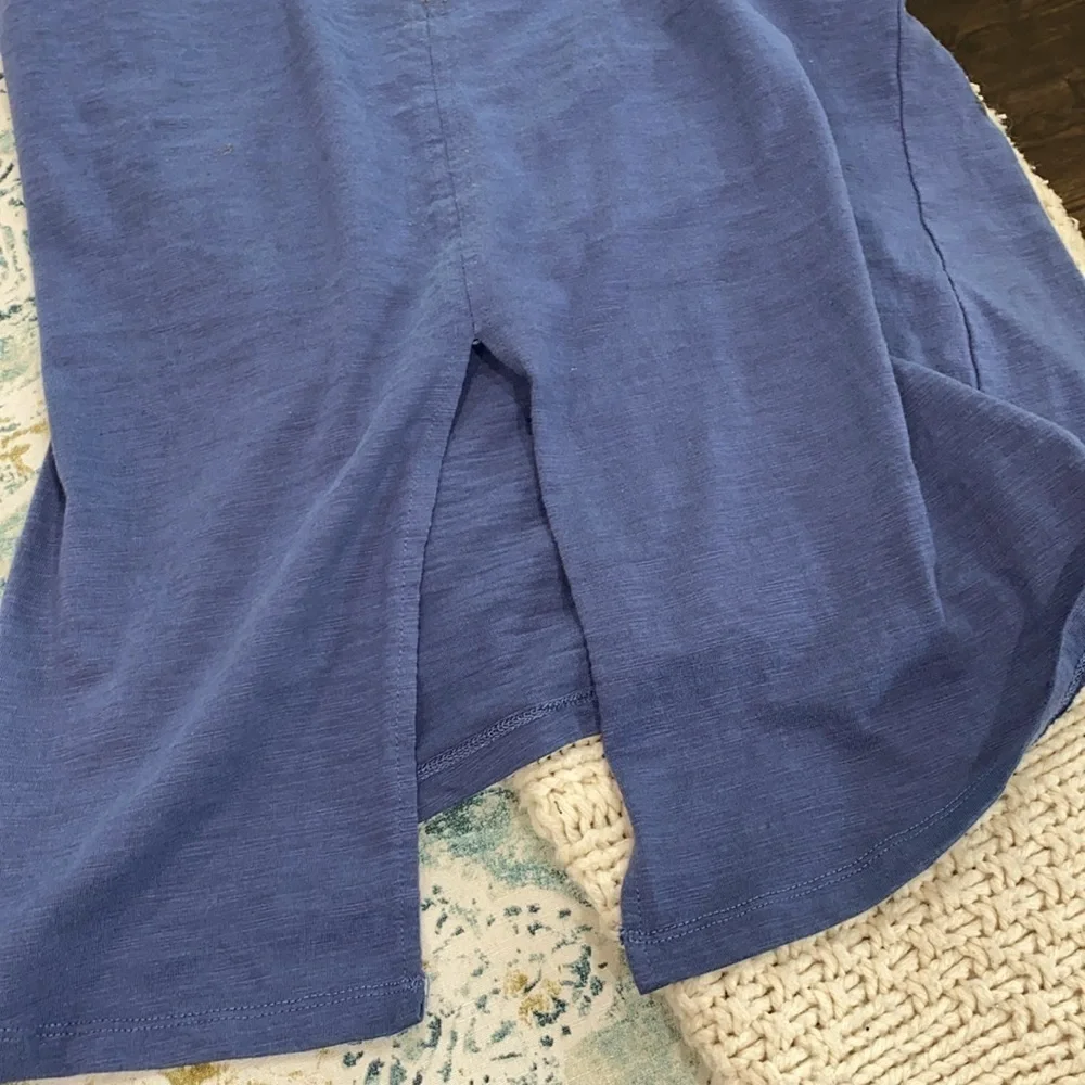 Hannah blue embroidered top size small